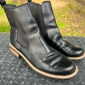 Universal Threads Boots